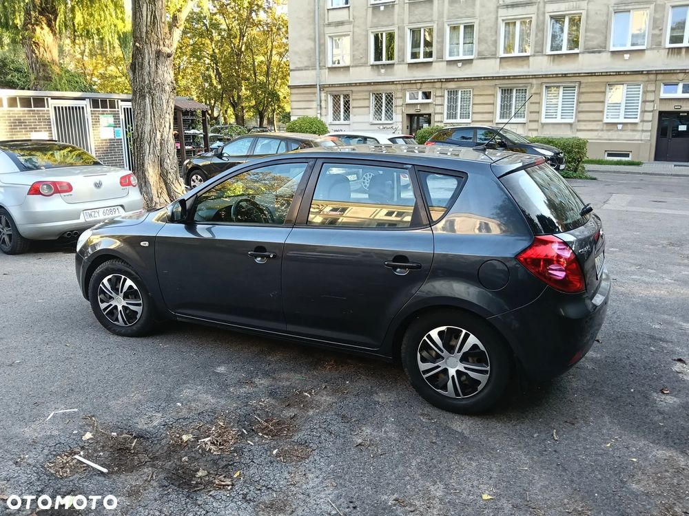 Kia Ceed - 19