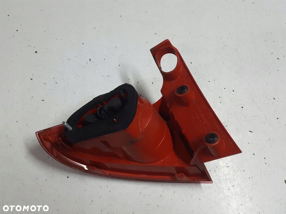 SEAT LEON 2 II 1P LIFT 09-12r LAMPA PRAWA TYŁ TYLNA - 3