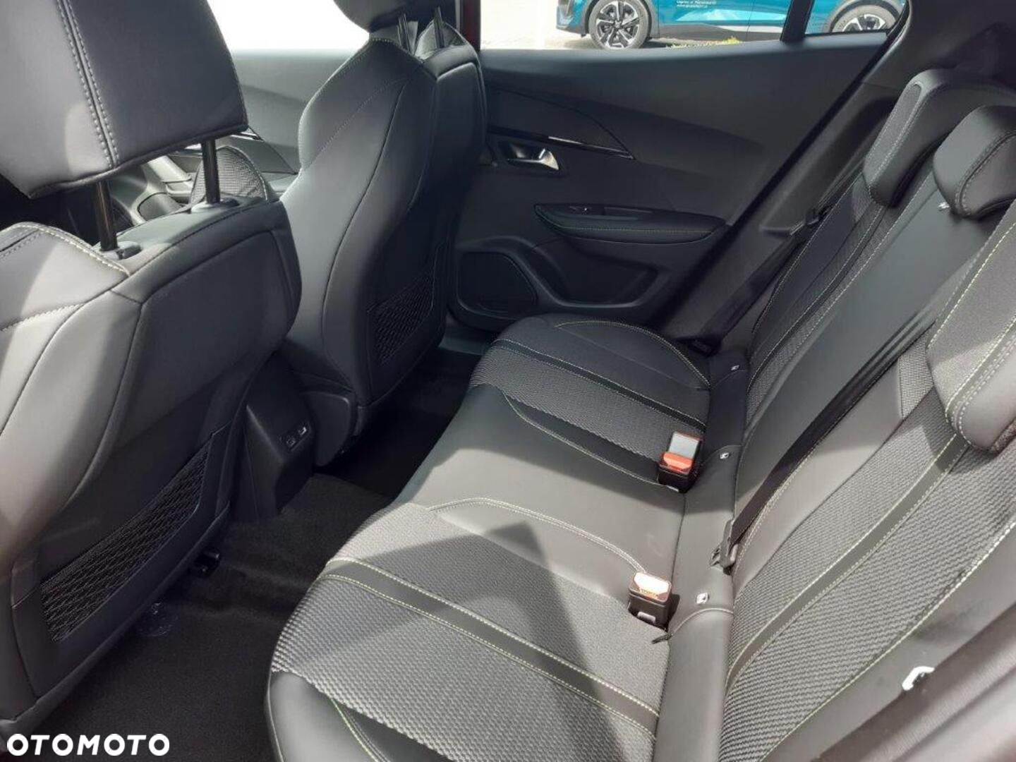 Peugeot 2008 - 10