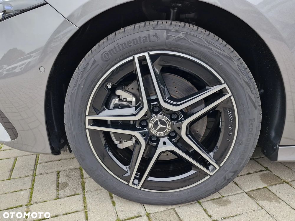 Mercedes-Benz Klasa A 250 e PHEV AMG Line 8G-DCT - 40