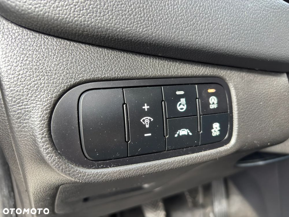 Kia Carens 1.7 CRDi Spirit - 27