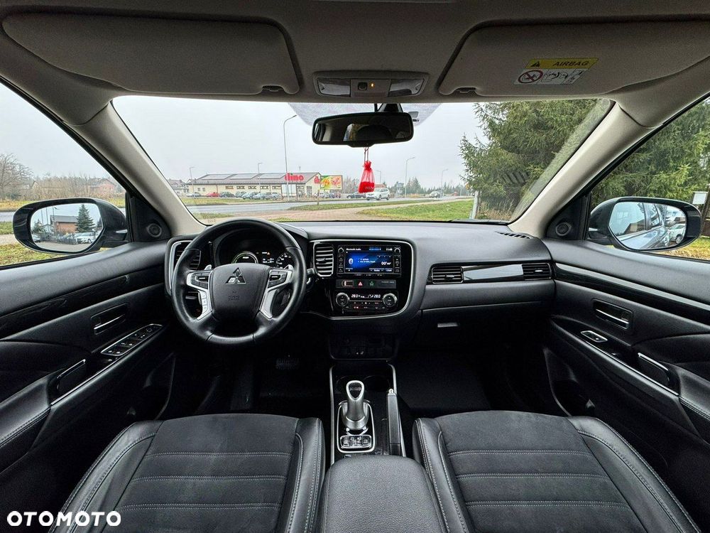 Mitsubishi Outlander - 21