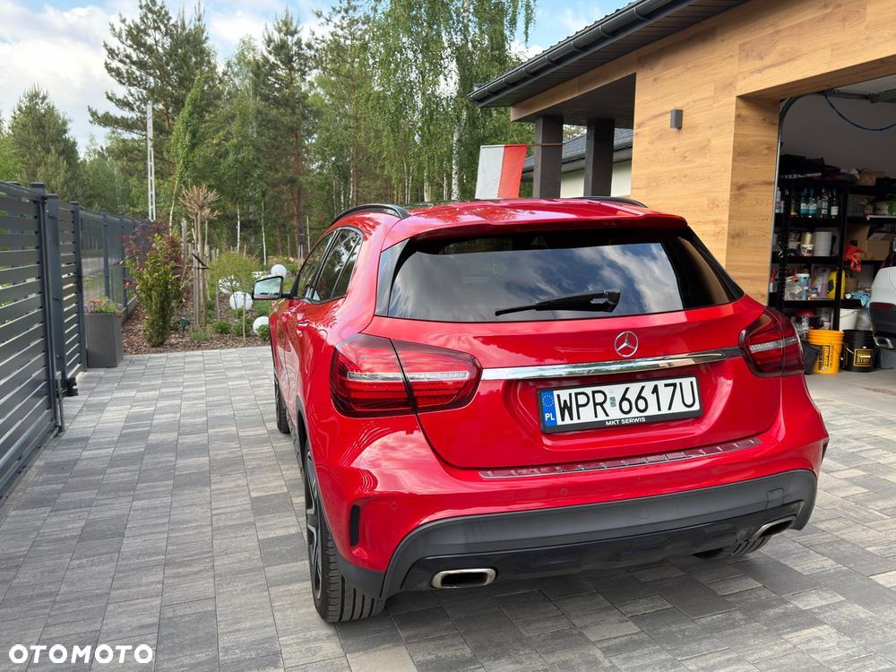 Mercedes-Benz GLA 220 4-Matic AMG Line - 11