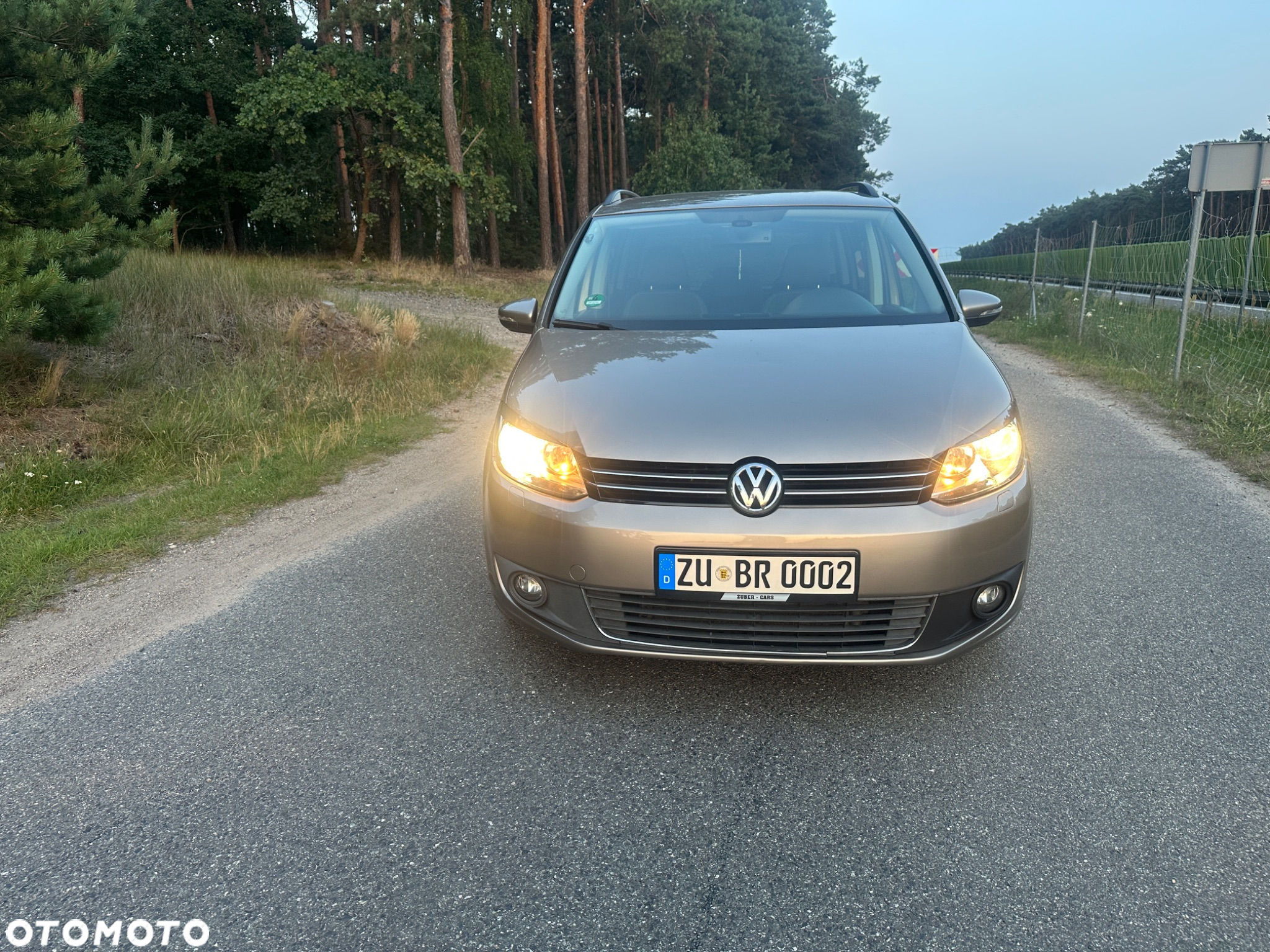 Volkswagen Touran - 18