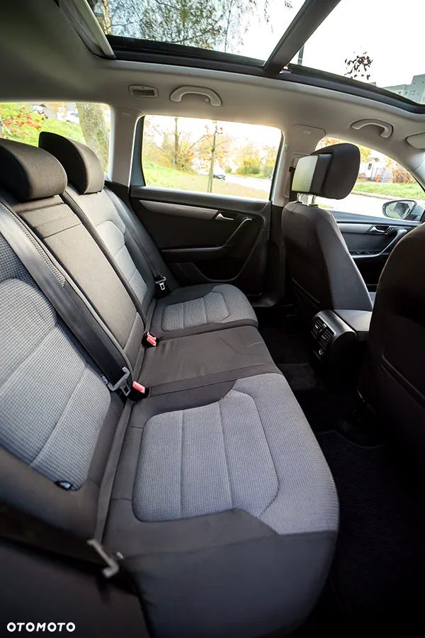 Volkswagen Passat Variant - 8