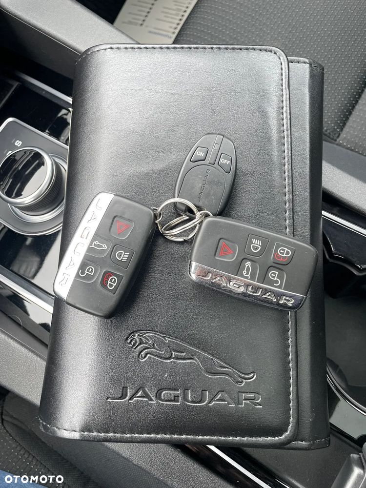 Jaguar F-Pace 20d AWD Prestige - 24