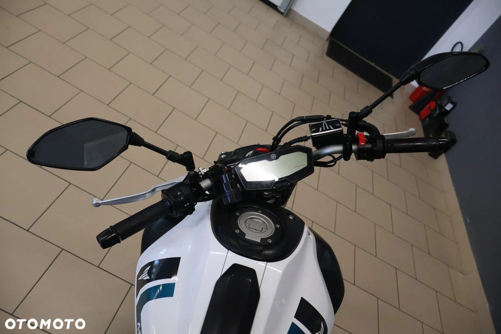 Yamaha MT - 8