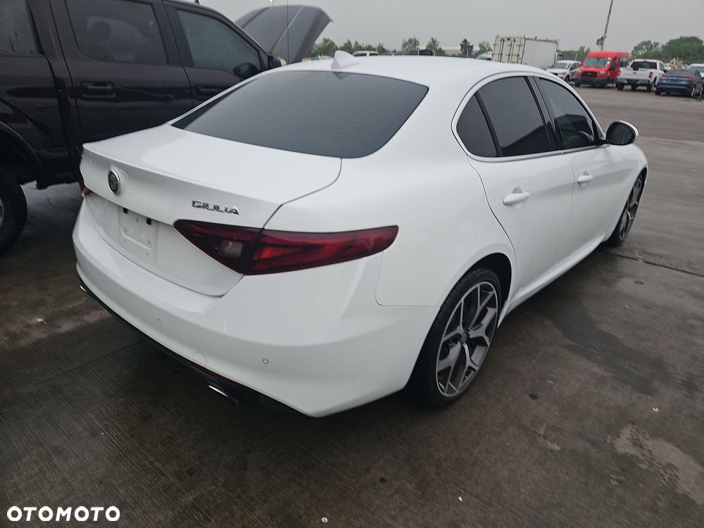 Alfa Romeo Giulia 2.0 Turbo TI Q4 - 4
