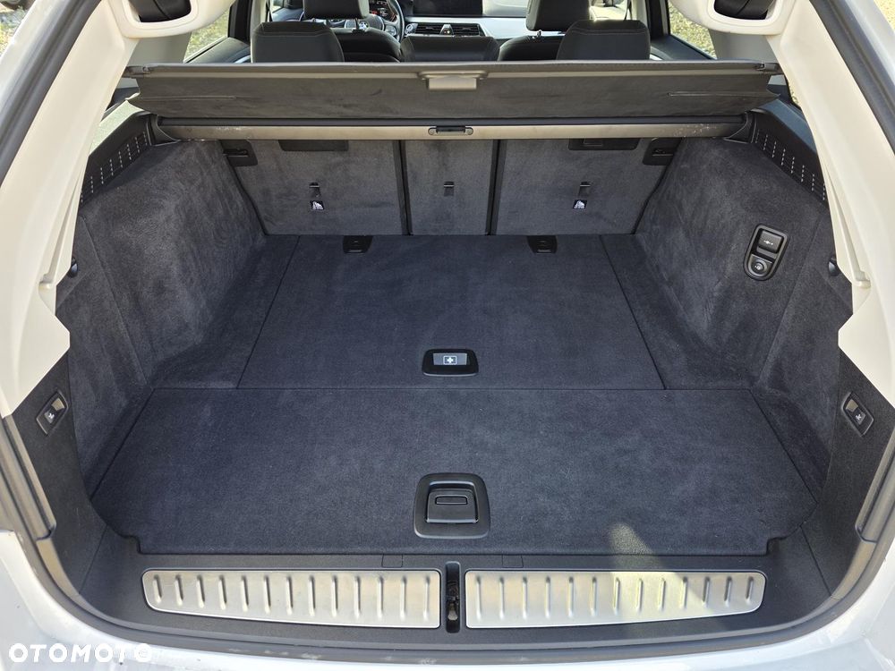 BMW Seria 5 520d xDrive mHEV - 25