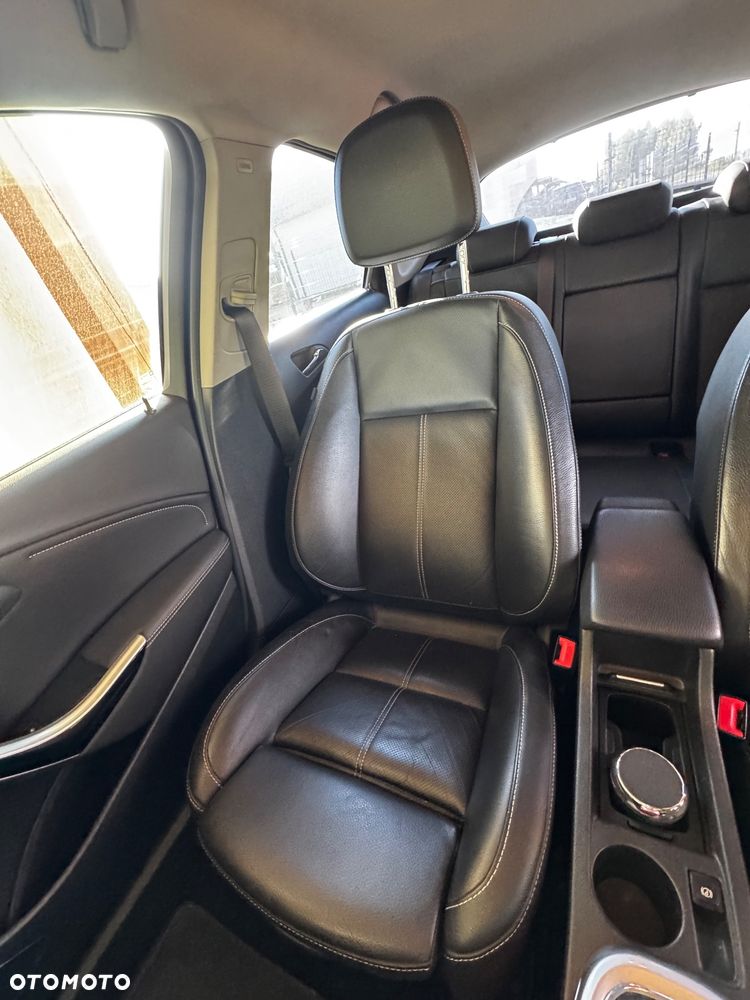 Opel Astra 1.6 T Cosmo - 23