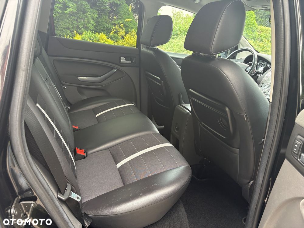 Ford Kuga 2.0 TDCi 4x4 Titanium - 16