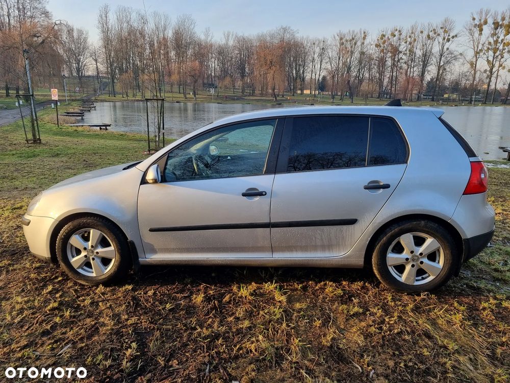 Volkswagen Golf 1.6 FSI United - 8