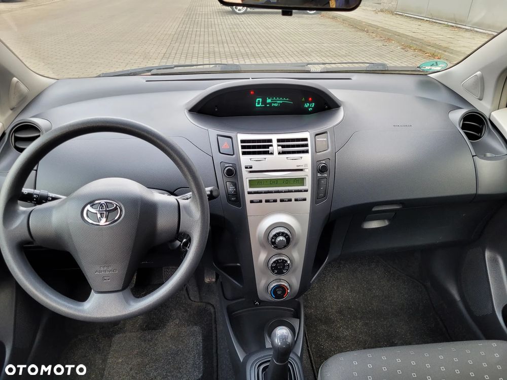 Toyota Yaris 1.3 VVT-i Luna - 10