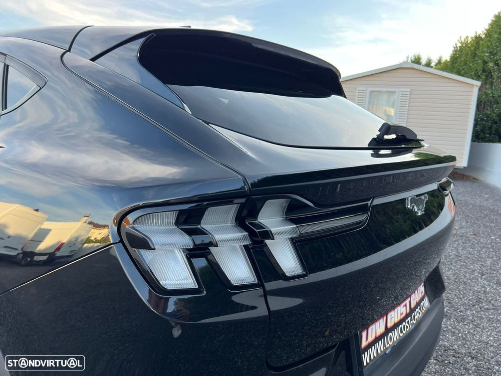 Ford Mustang Mach-E Alargada - 23