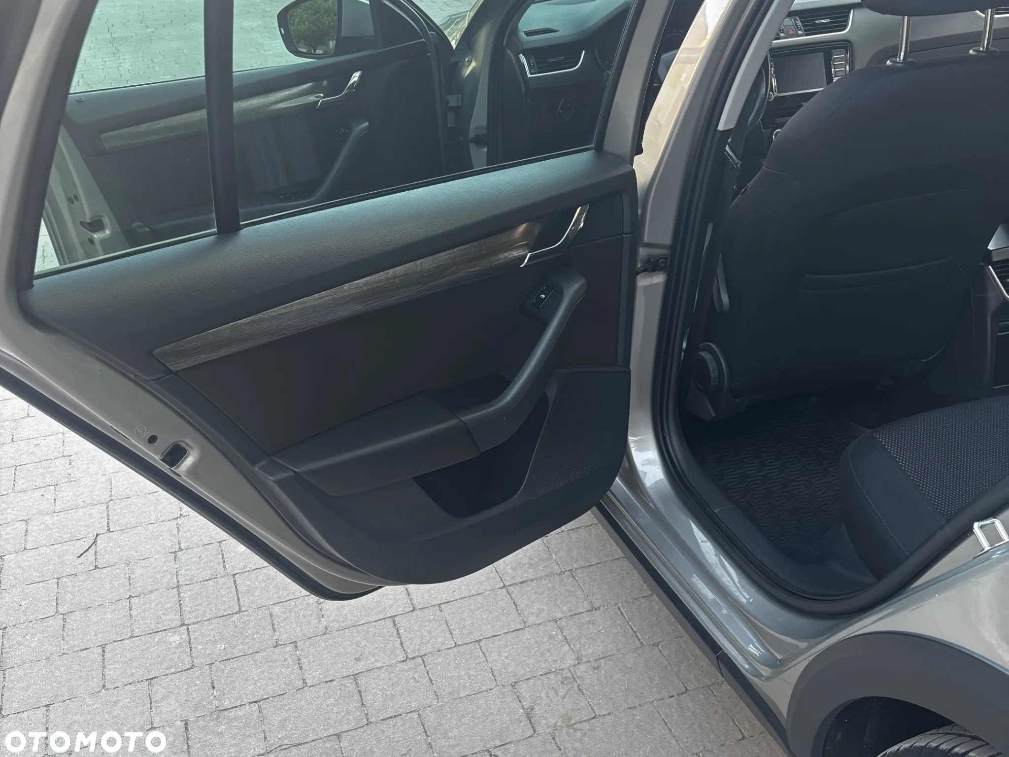 Skoda Octavia 2.0 TDI 4x4 Ambition DSG - 12
