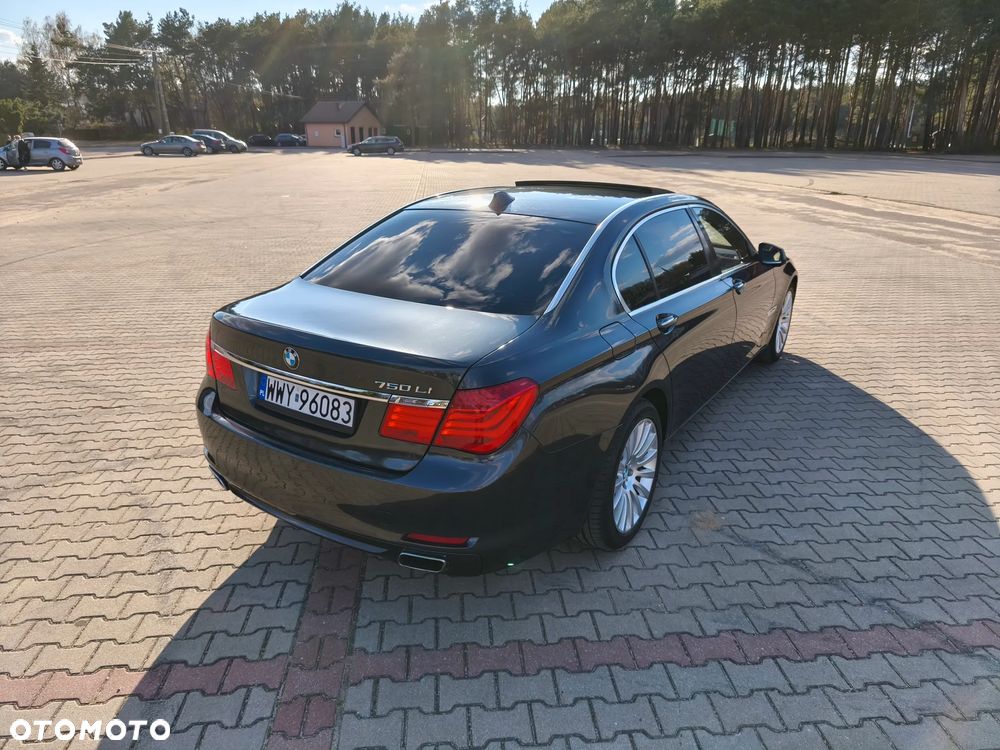 BMW Seria 7 750Li - 16