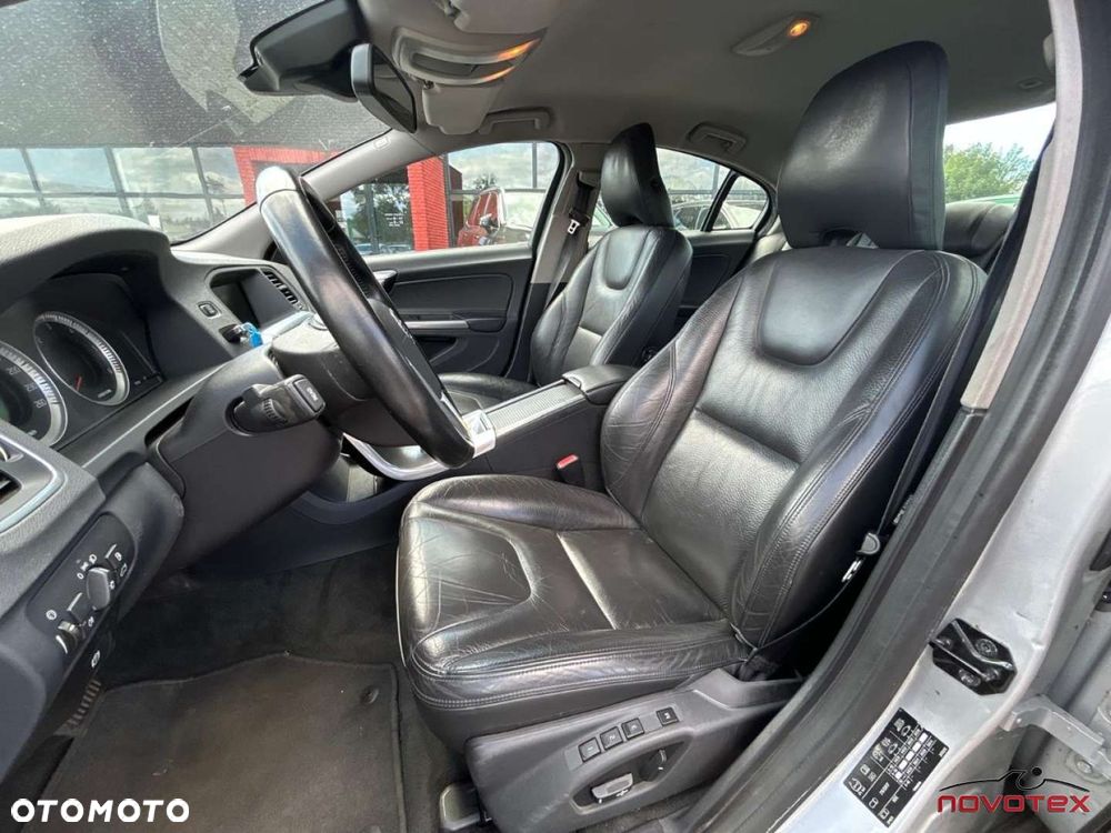 Volvo S60 D5 AWD Geartronic Summum - 10