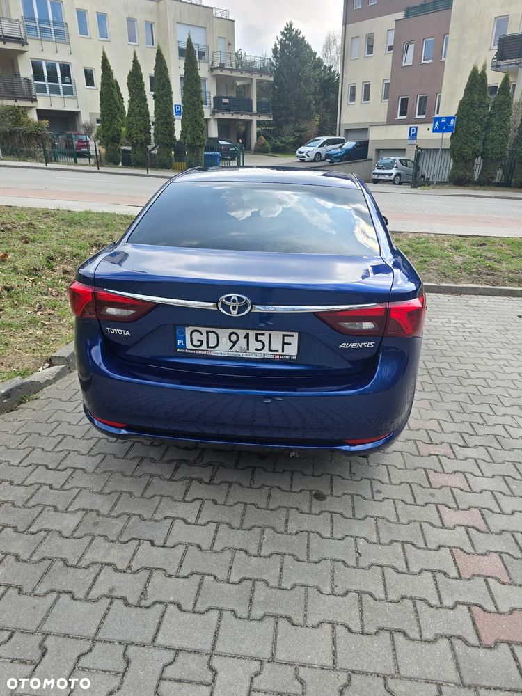 Toyota Avensis 1.8 Premium - 10