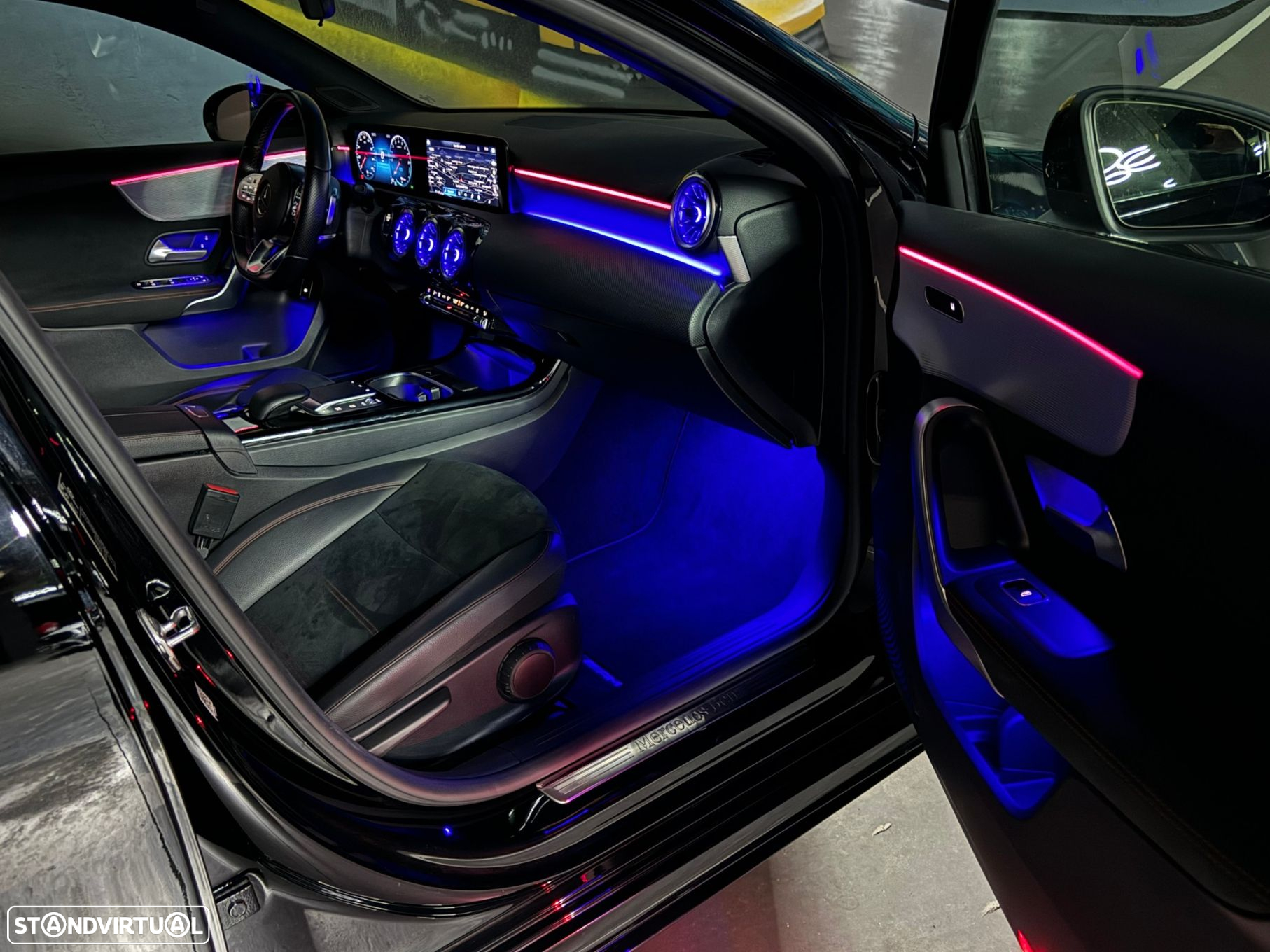 Mercedes-Benz A 250 Limousine e AMG Line - 16