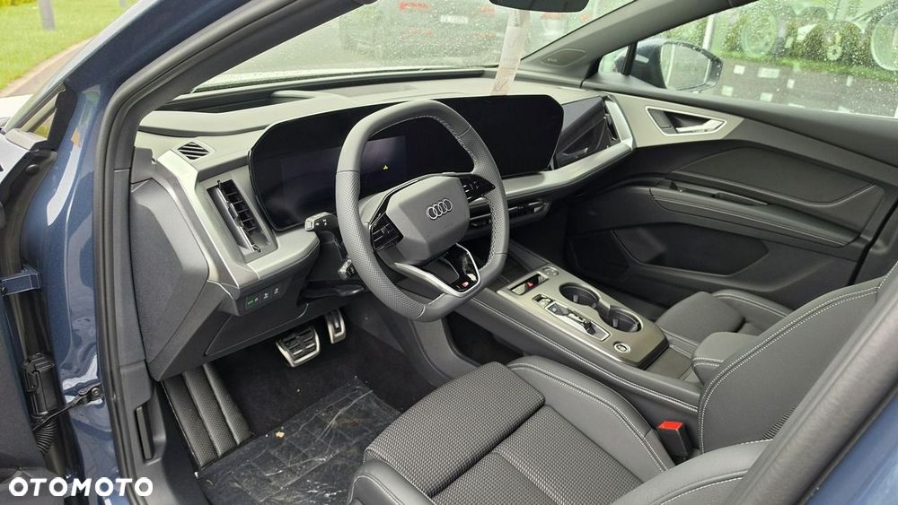 Audi Q4 e-tron - 7