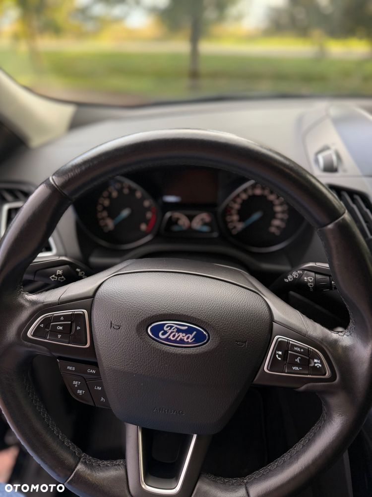 Ford Kuga - 28