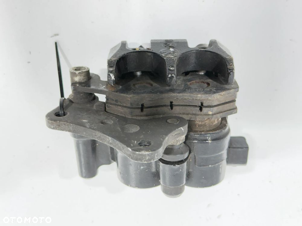 Zacisk przód  Suzuki Burgman 125 K8  12-18r - 2