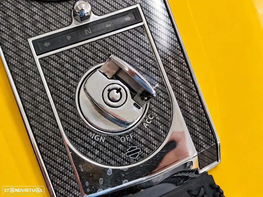Harley-Davidson Fat Boy . - 17