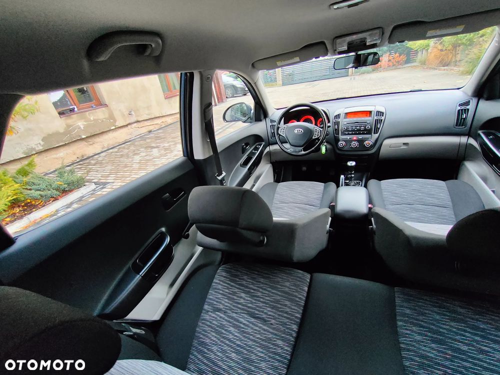 Kia Ceed 1.4 CVVT LX Basis - 14