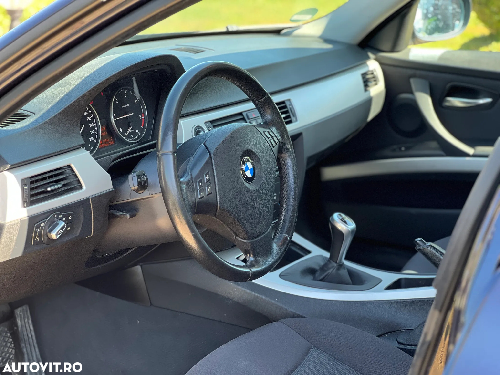 BMW Seria 3 318d - 11