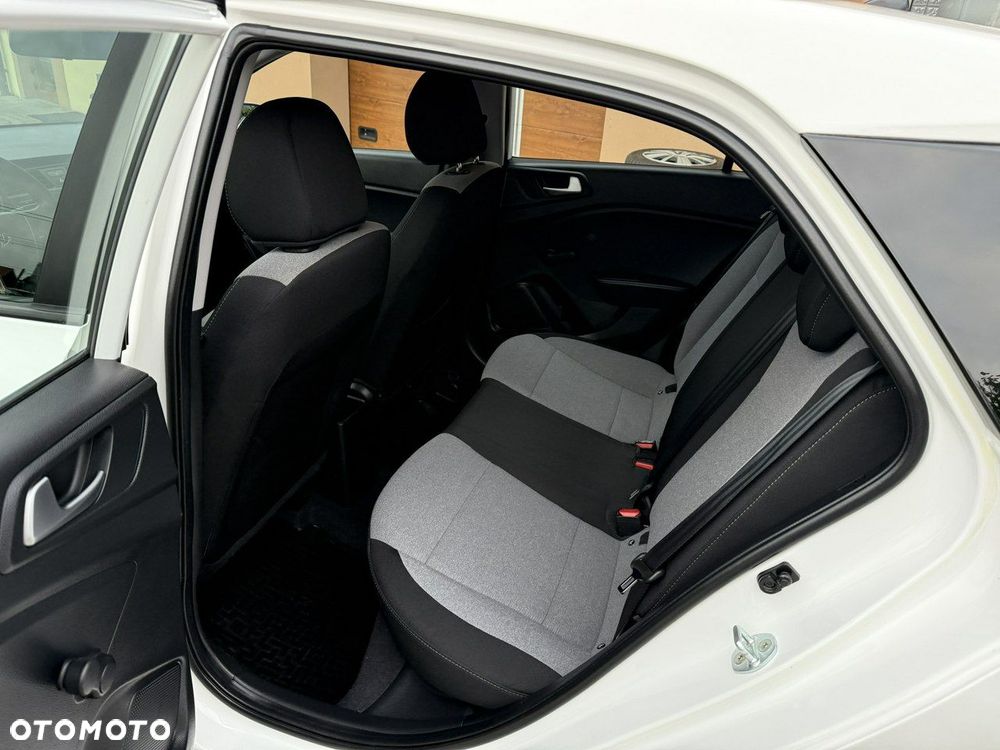 Hyundai i20 1.2 BlueDrive Classic + - 23