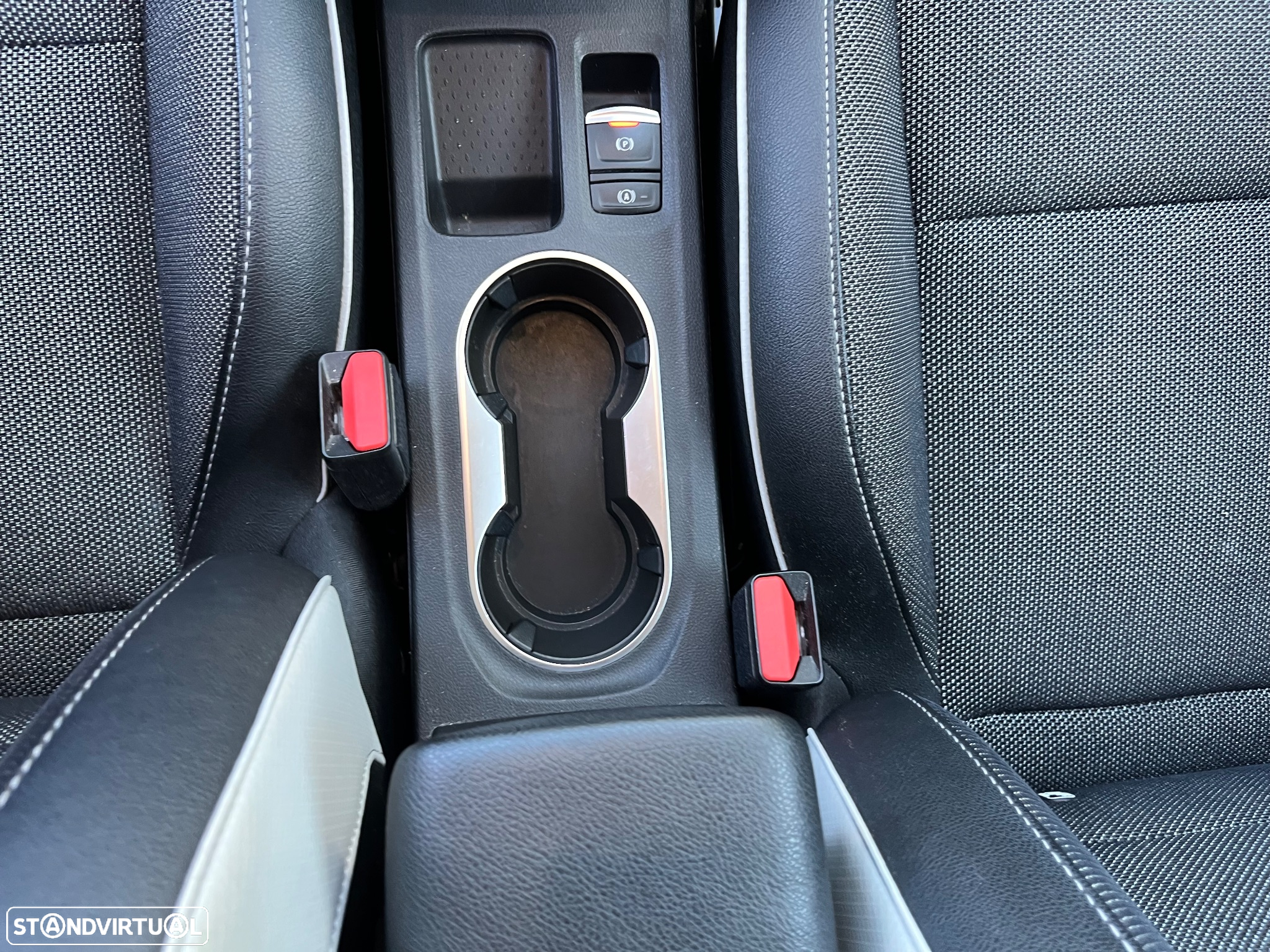 Renault Captur 1.0 TCe Exclusive - 33