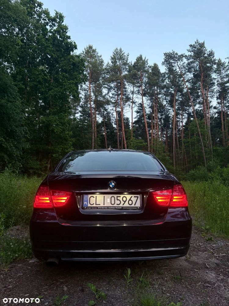 BMW Seria 3 318i - 4