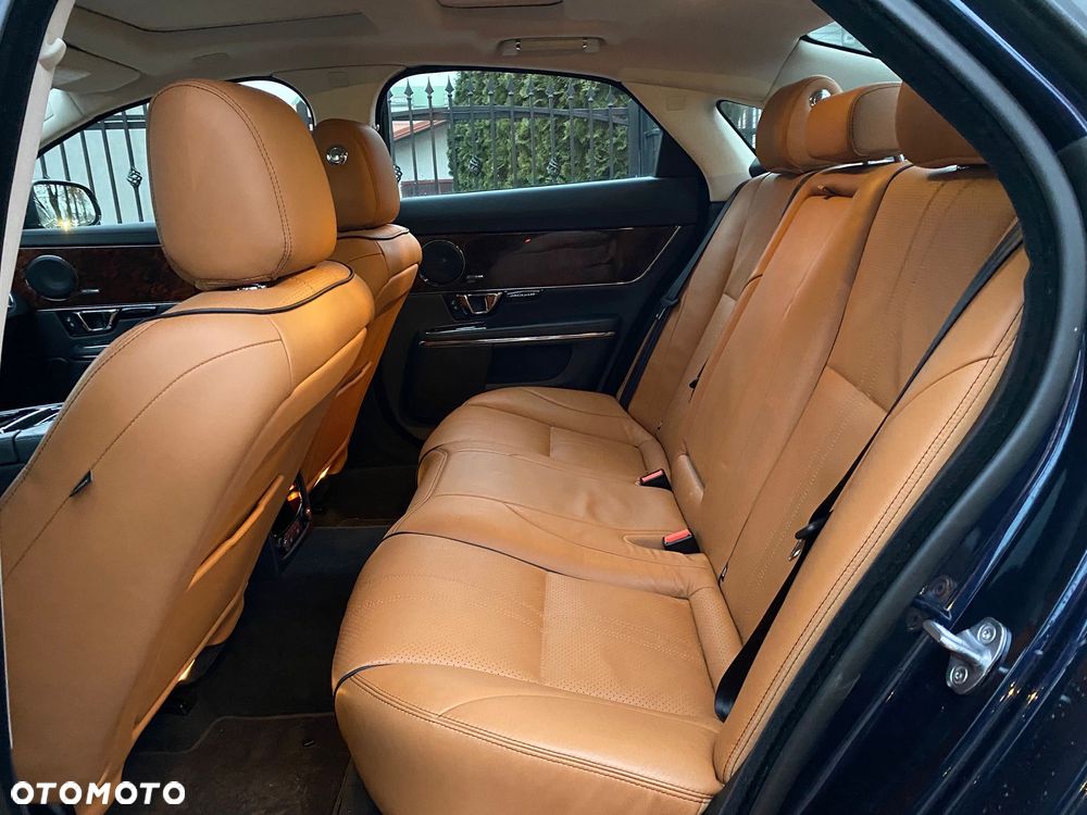Jaguar XJ 3.0 T Premium Luxury - 35