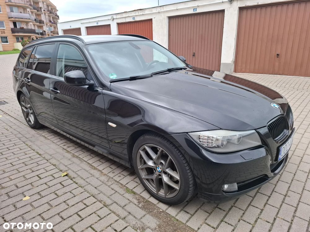 BMW Seria 3 318d DPF Touring - 1