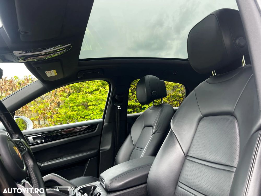 Porsche Cayenne - 9
