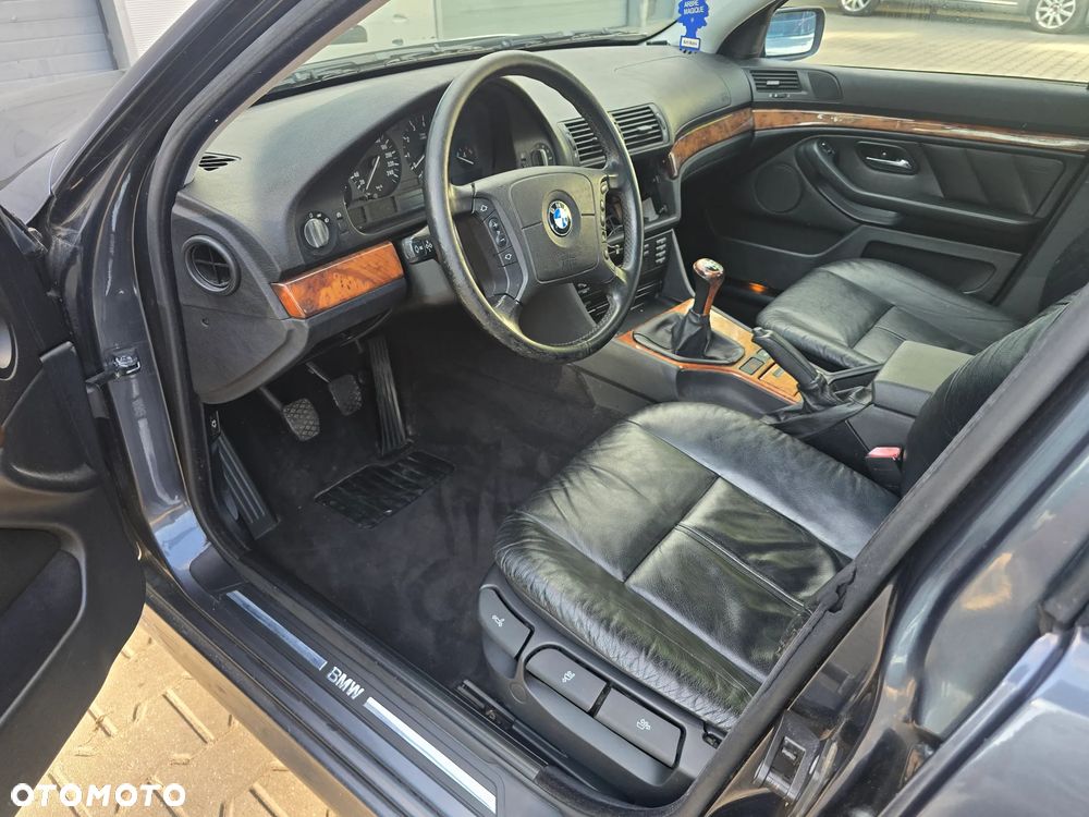 BMW Seria 5 520i - 17