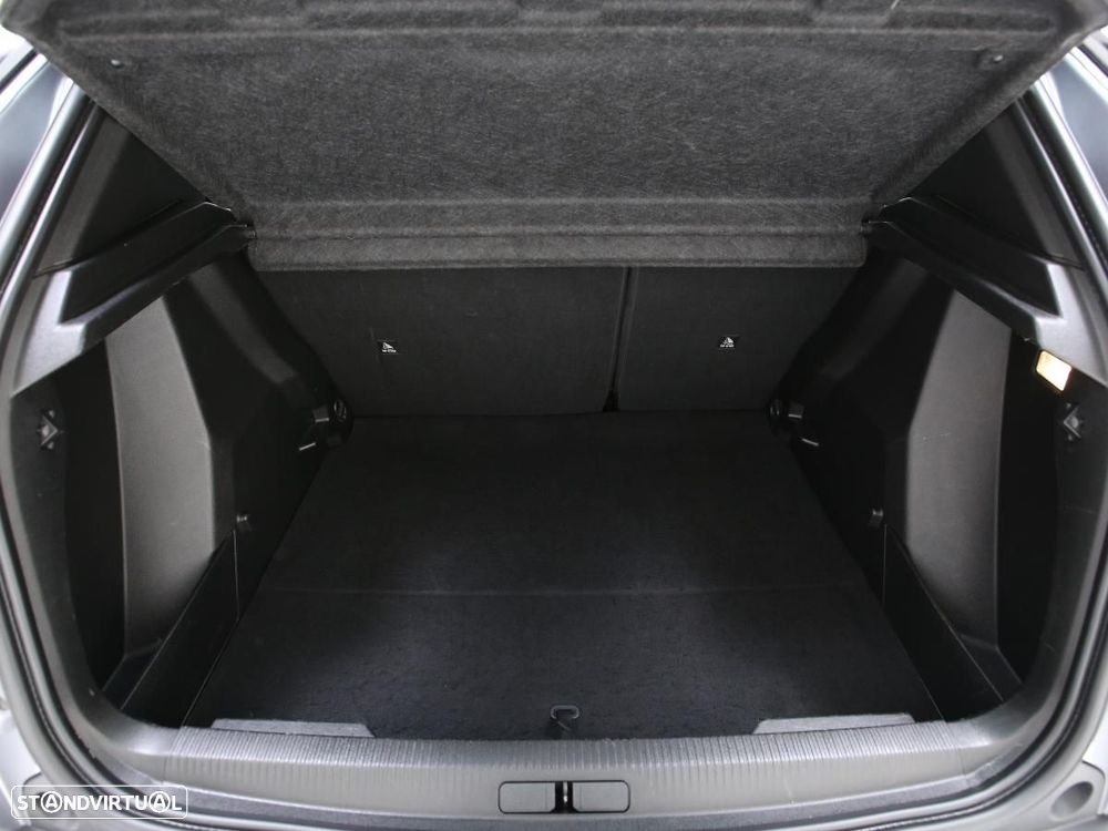 Peugeot e-2008 50 kWh Active Pack - 19