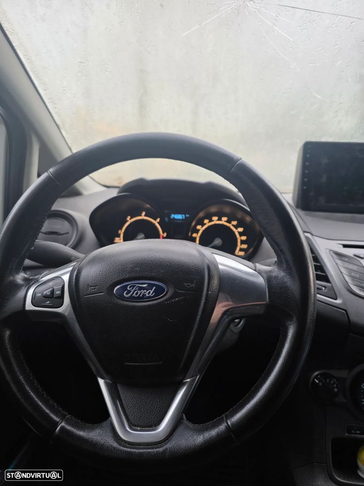 Ford Fiesta - 10