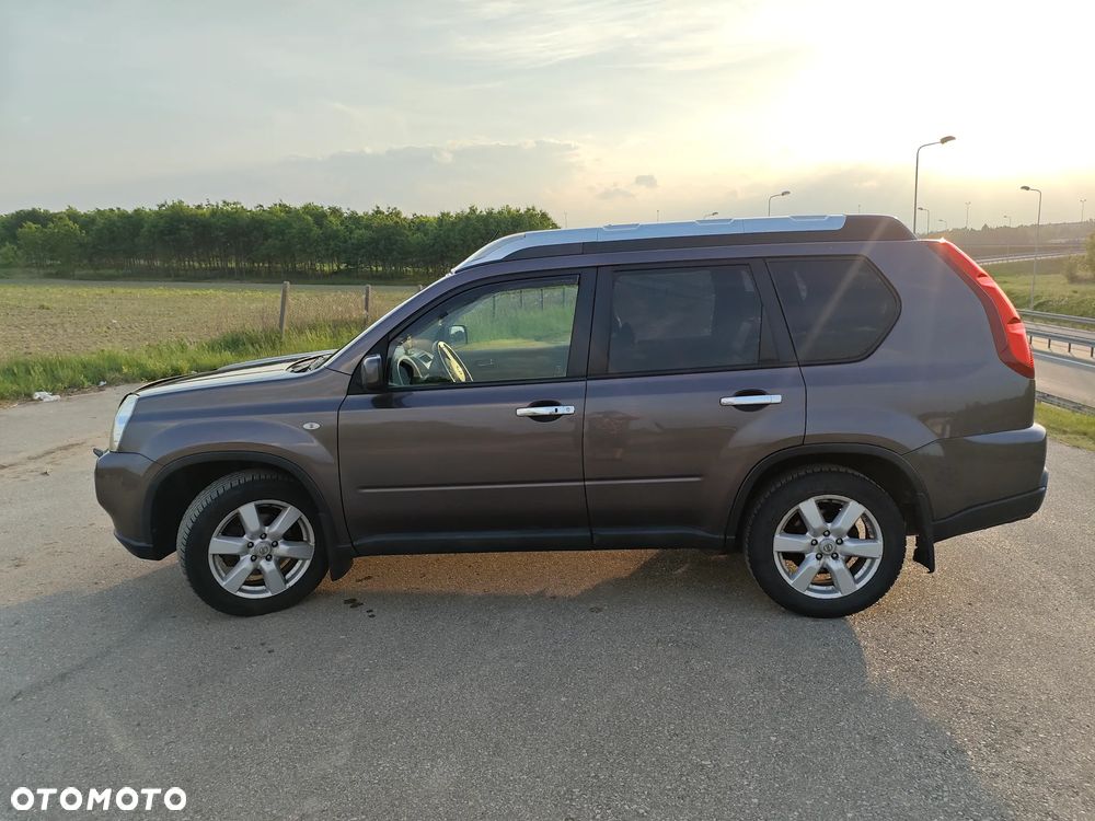 Nissan X-Trail 2.0 dCi LE - 2