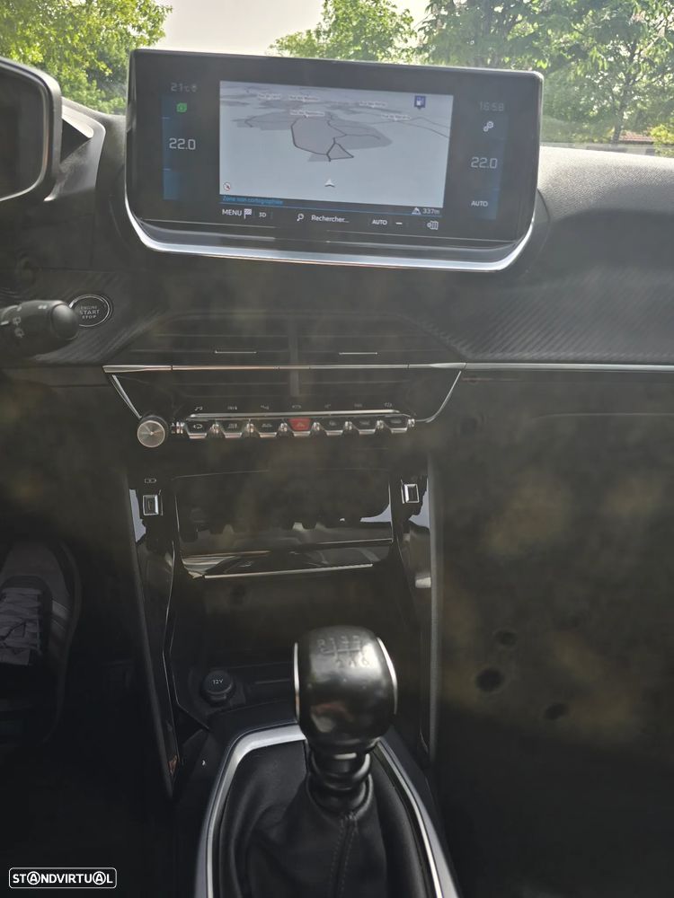 Peugeot 2008 1.2 PureTech Allure - 18