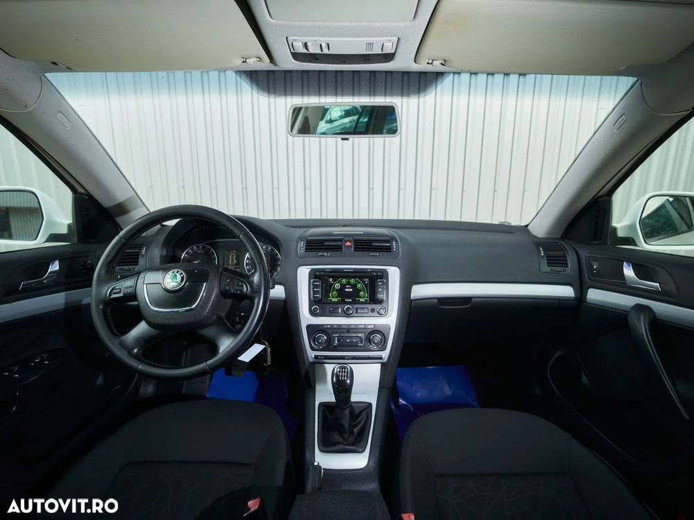 Skoda Octavia 2.0 TDI DPF Elegance - 10