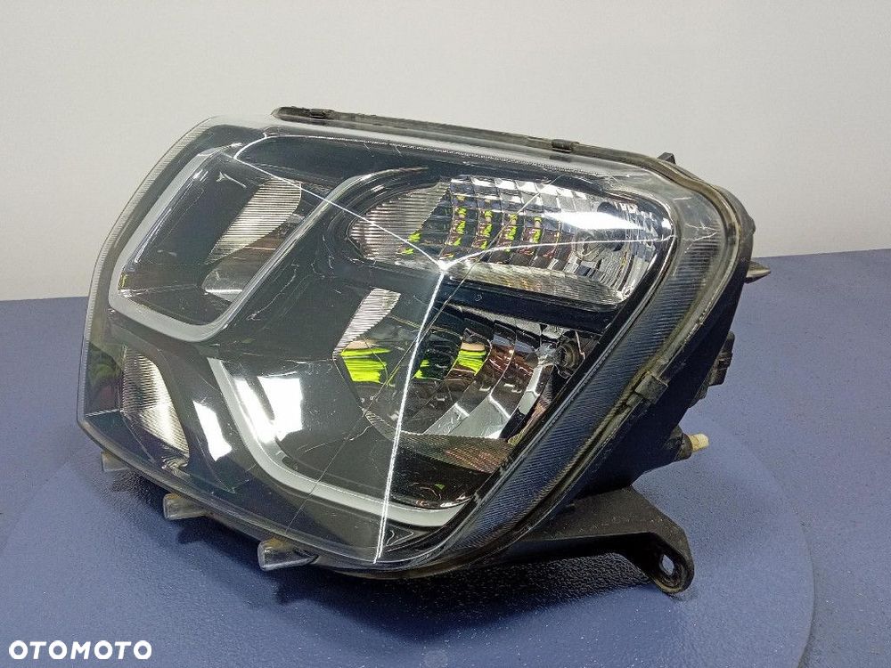DACIA DUSTER I LIFT 13- REFLEKTOR LEWY LAMPA PRZÓD 260608209R - 2