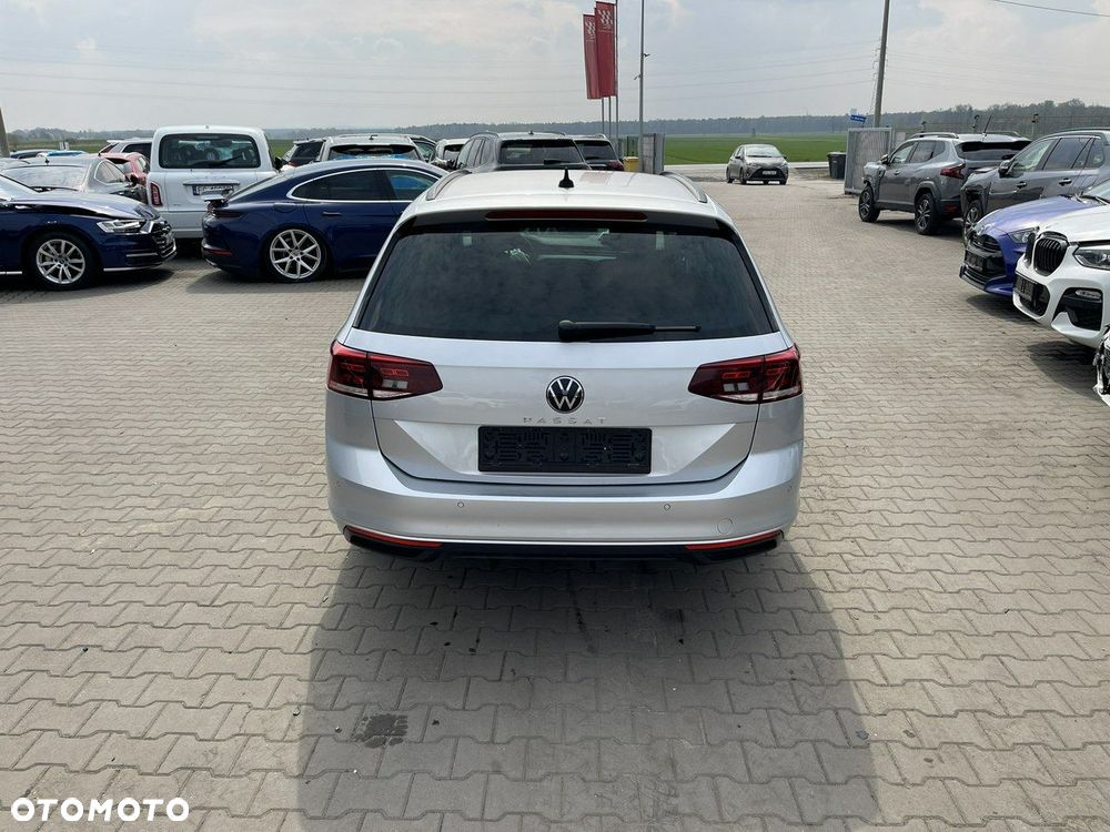 Volkswagen Passat Variant 2.0 TDI SCR DSG Conceptline - 8