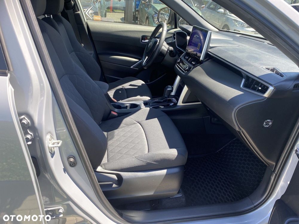 Toyota Corolla Cross - 15