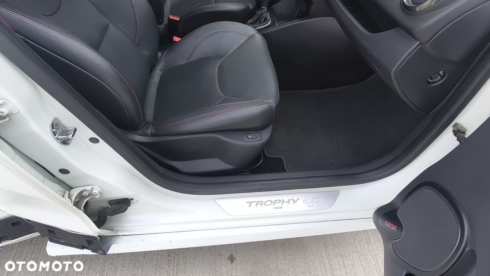 Renault Clio TCe 220 EDC R.S Trophy - 26