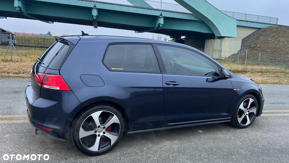 Volkswagen Golf GTI (BlueMotion Technology) - 34