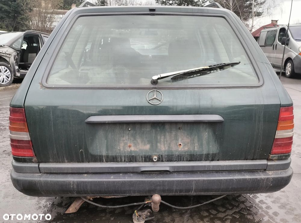 MERCEDES-BENZ 124 T-Model S124 250 TD 124.185 KIEROWNICA DESKA PANEL KLAPA SILNIK SKRZYNA STEROWNIK FOTEL LICZNIK BŁOTNIK ZDERZAK KLAPA KLAMKA LAMPA SZYBA CAŁY NA CZĘŚCI - 6