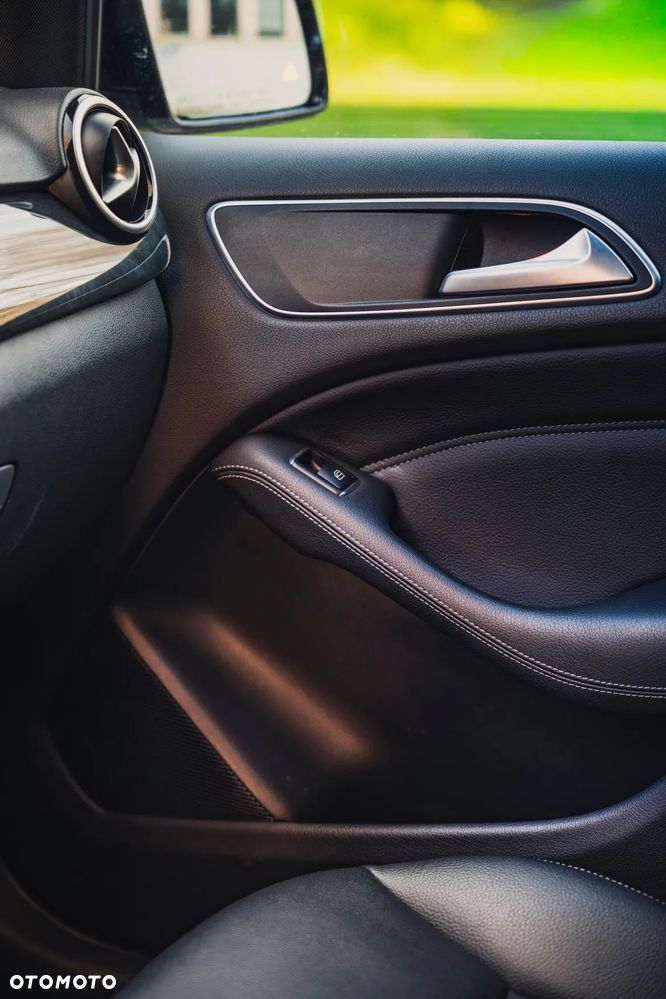 Mercedes-Benz Klasa B 250 4Matic 7G-DCT Urban - 18