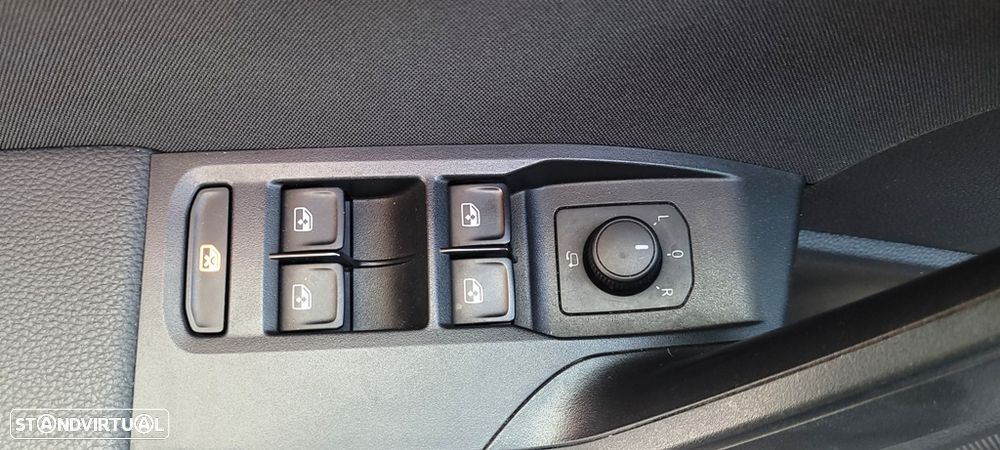 SEAT Arona 1.0 TSI FR - 38