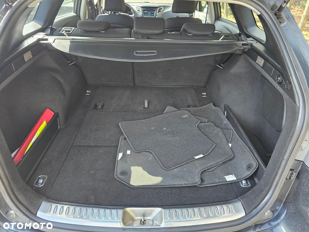 Hyundai i40 i40cw 1.7 CRDi Automatik Fifa World Cup Edition Gold - 11